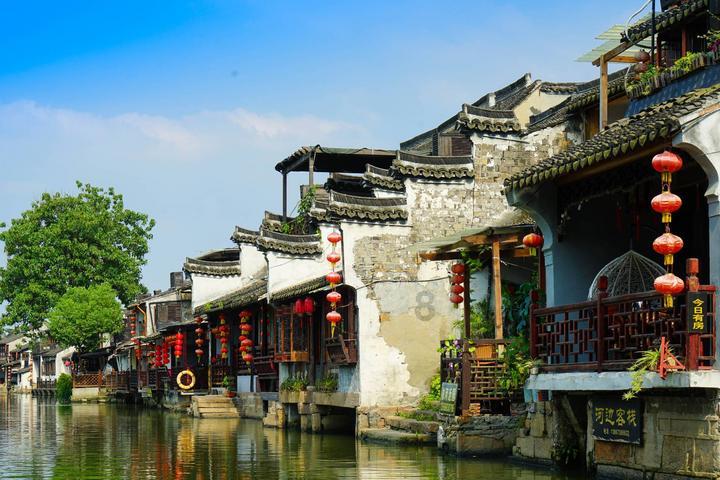 俗话说“上车饺子，下车面”，正值春运，郑州东站下车就送免费烩面了！